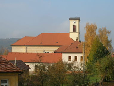 V rodišti učitele národů