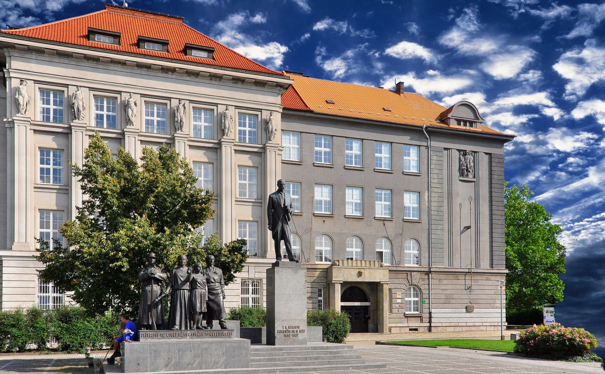 Jezdí do světa už před maturitou