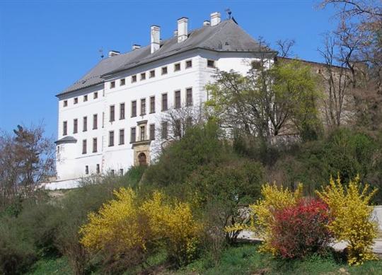 Úsovský zámek nepřehlédnete