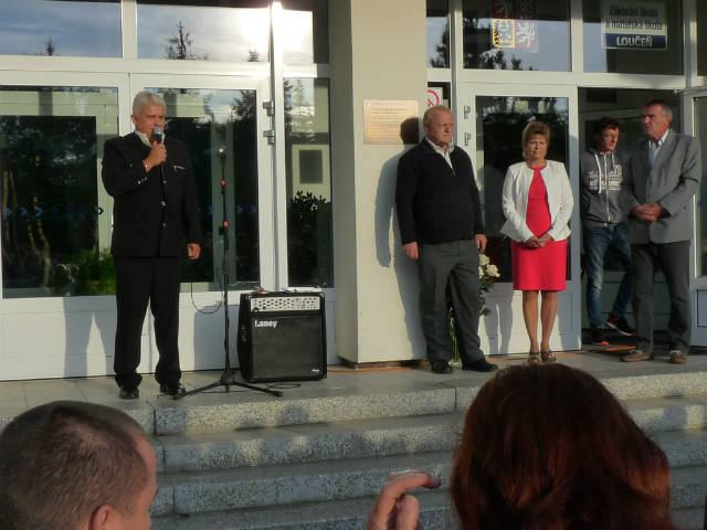 O přestávkách hrají stolní tenis