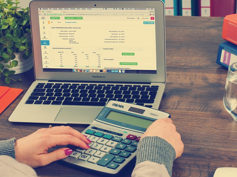 Účetní může jít místo klienta i na úřad