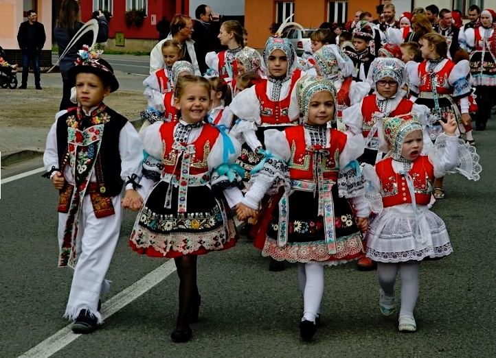 S ježkem a hroznem vína ve znaku