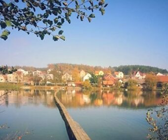 Troufnete si na kole přejet nejdelší lávku přes rybník?